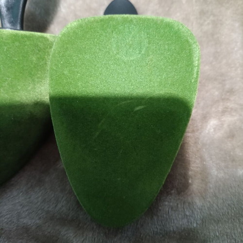 Vintage green velvet shoe trees Harrods like new