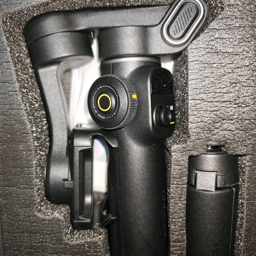 AOCHUAN Smart X2 gimbal new with tripod and selfie stick