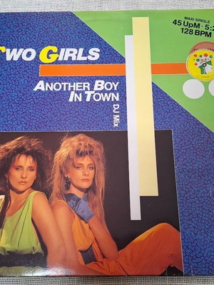 Two Girls Another Boy In Town 12' μεταχειρισμένο, ηλεκτρονική