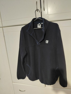 Fleece Element sweatshirt like new, size L, black and blue