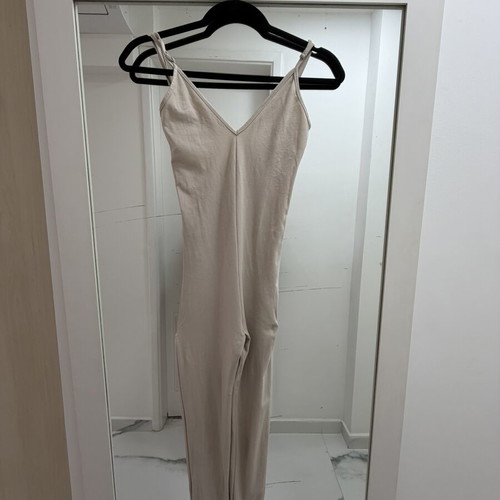 Karavan beige full-body leggings Small used with sexy back