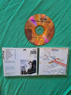 Neil Young Landing On Water CD άλμπουμ μεταχειρισμένο, rock