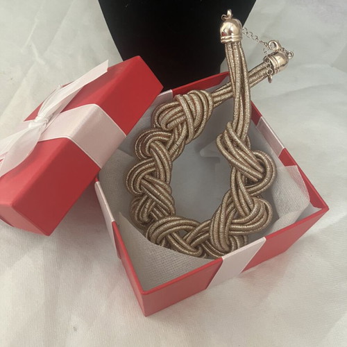Luxury statement necklace gold tone, like new