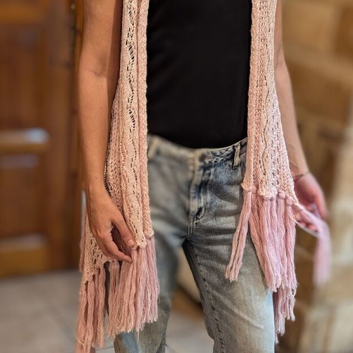 Long sleeveless cardigan light knit with fringes like new, pink, One Size