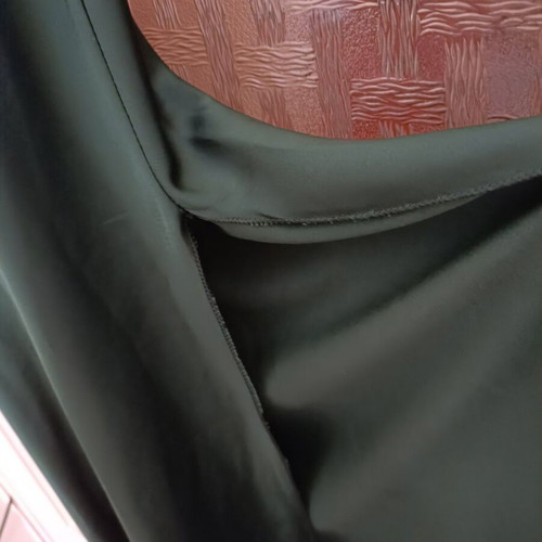 Long green women's dress satin like new size M