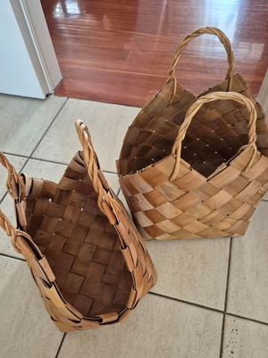 2 JYSK wicker baskets like new, 0.26x0.26x0.30