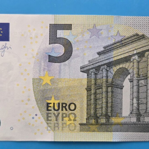 5 Euro Banknote new with repeater small serial number