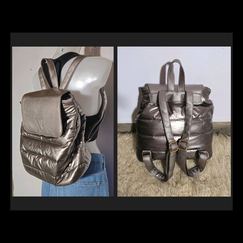 Shoulder bag with iridescent metallic color like new