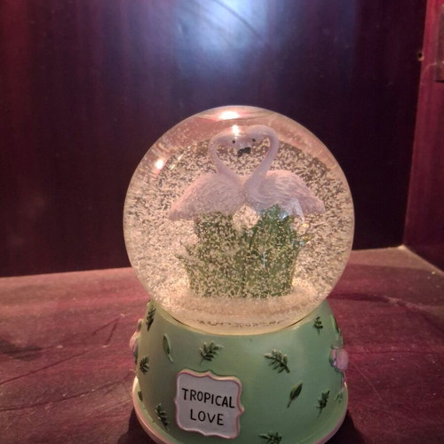 Decorative wind-up snow globes like new with unicorn and flamingo 16 cm