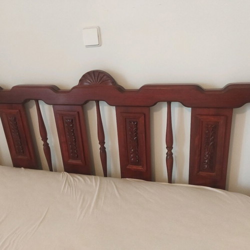 Bedroom set of 3 pieces like new with double bed, mattress and two nightstands