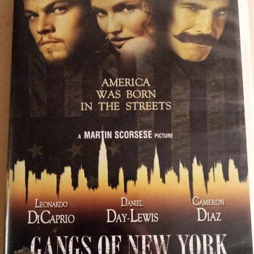 Gangs of New York DVD used, 2 case set with extras