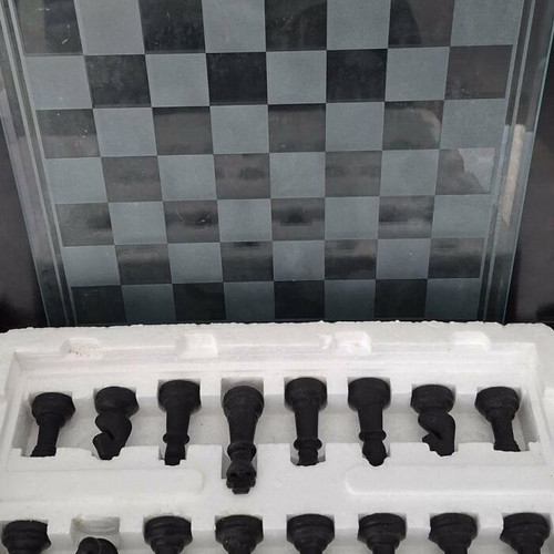 Glass chess set like new with frosted and black pieces 35.5x35.5 cm