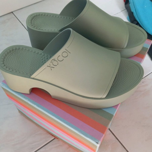 XÔCOI shoes new, size 39 fits also 40
