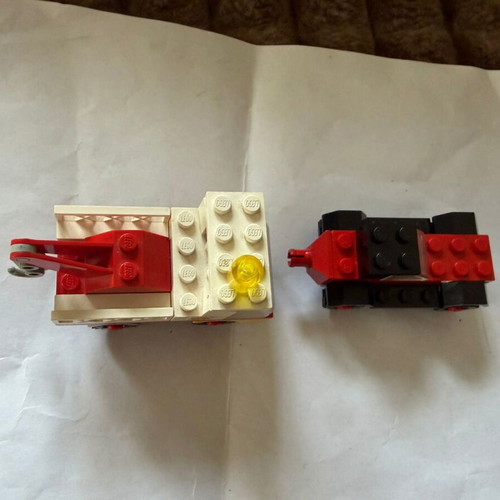 642 LEGO Classic Town Tow Truck and Car vintage set
