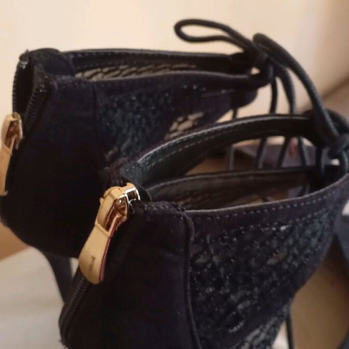 Suede pumps ankle boot style with zipper, heel 9 cm, like new, size 37, black