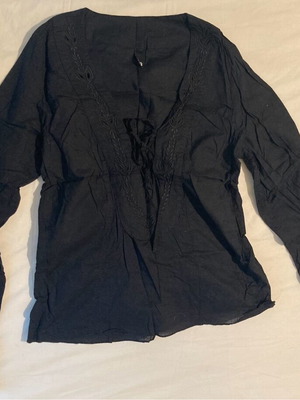 Women's black shirt size S like new