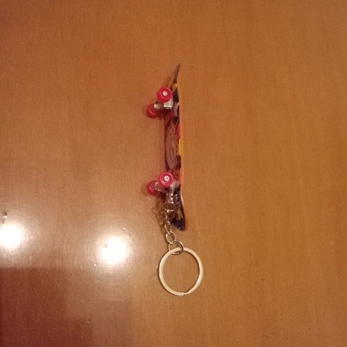 Skateboard keychain new, set of 5 different styles