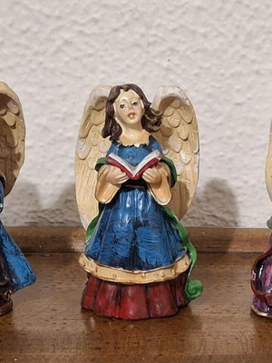 Vintage Christmas Angels set of 3 ceramic like new