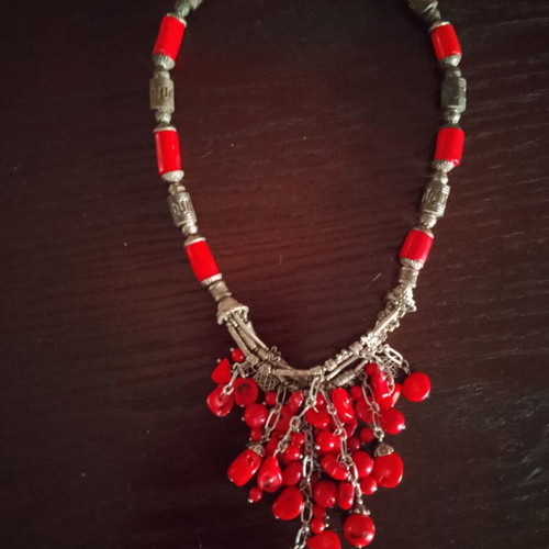 Natural coral vintage necklace like new, length 51 cm