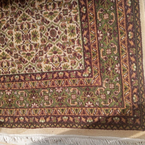 Classic wool rug like new 3.16 × 2.16 m