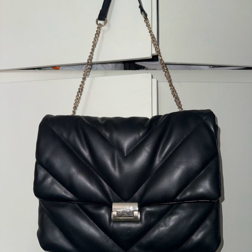 Quilted shoulder bag Zara like new, black with gold