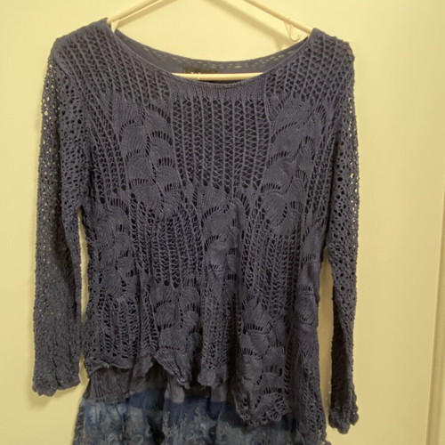 Embroidered women's loose blouse long sleeves size L used blue