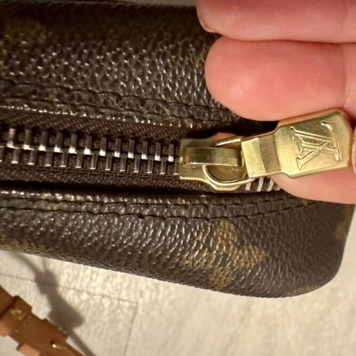 Louis Vuitton crossbody bag used, brown