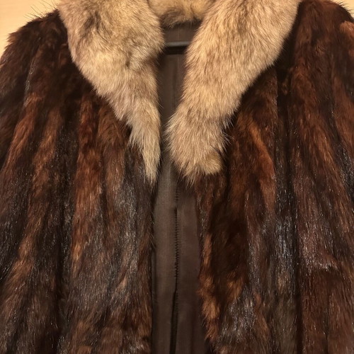 Vintage women's fur coat like new, possibly mink with subtle collar