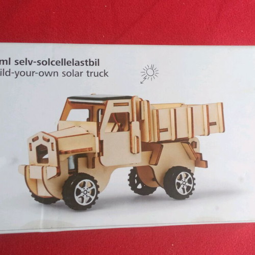 Build-Your-Own Solar Truck educational wooden toy new