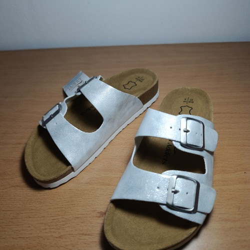Ocean Addicts women's anatomical silver glitter sandals size 37