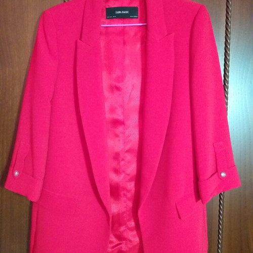 Women's blazer like new, red with buttoned sleeves