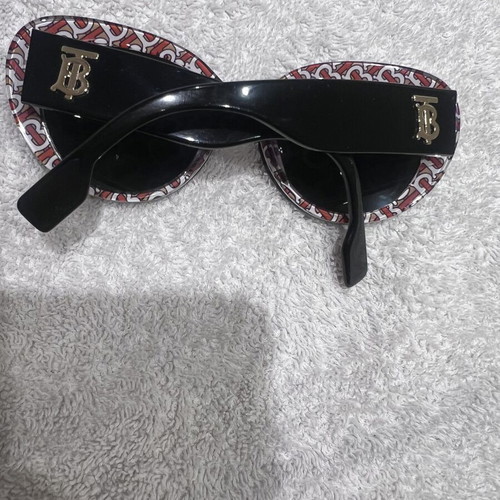 Burberry sunglasses rare model