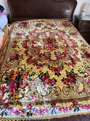 Velvet throw blanket like new 2.00 x 2.30 m