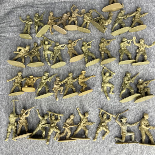 Vintage Airfix military figures like new