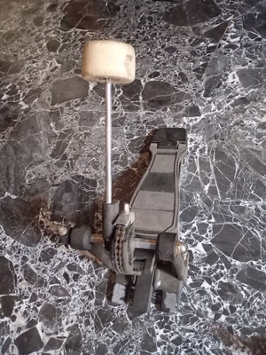 Kick pedal like new, single