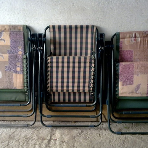 Folding sun loungers like new, set of three with lumbar cushions