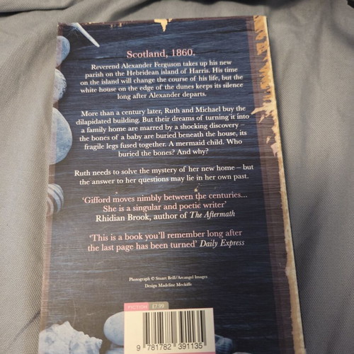 Secrets of the Sea House by Elizabeth Gifford like new