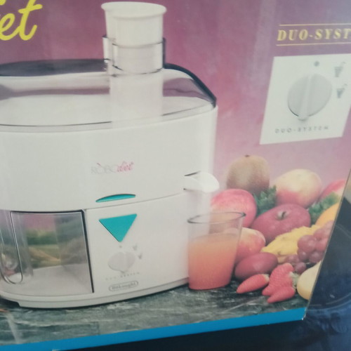 Delonghi juicer like new with all accessories