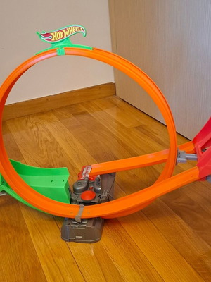 Hot Wheels Super Loop Raceway track like new