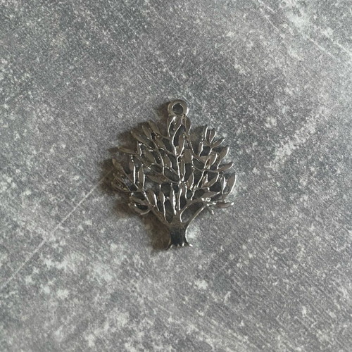 Pendant necklace "Tree of Life" like new, silver color