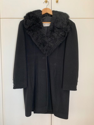Stenia black coat like new