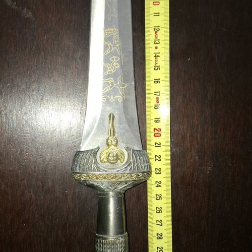 Collectible knife used in good condition