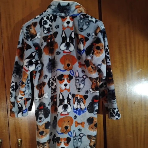 Children's fleece robe with dog designs like new, size 12