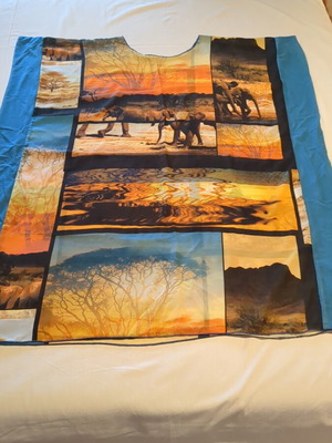 Kaftan with Jungle Theme like new, one size, blue and brown