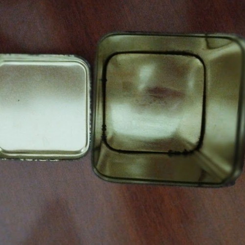 Collectible metal Loumidis Papagalos Greek coffee tin used