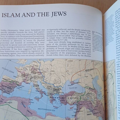 Atlas of the Jewish World like new, English
