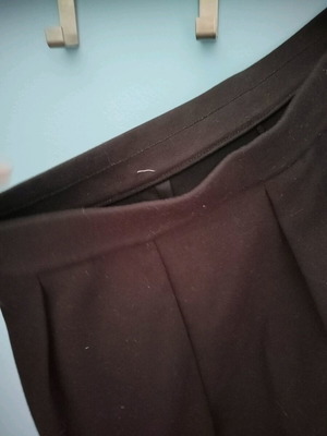 Uniqlo black pants size S like new, elastic fabric