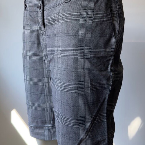 Sublevel gray checkered bermuda like new, size L