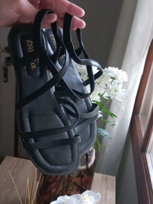 Sinsey Black Sandals Like New
