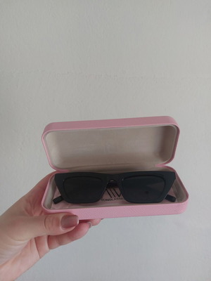 AV Sunglasses black sunglasses lightly used